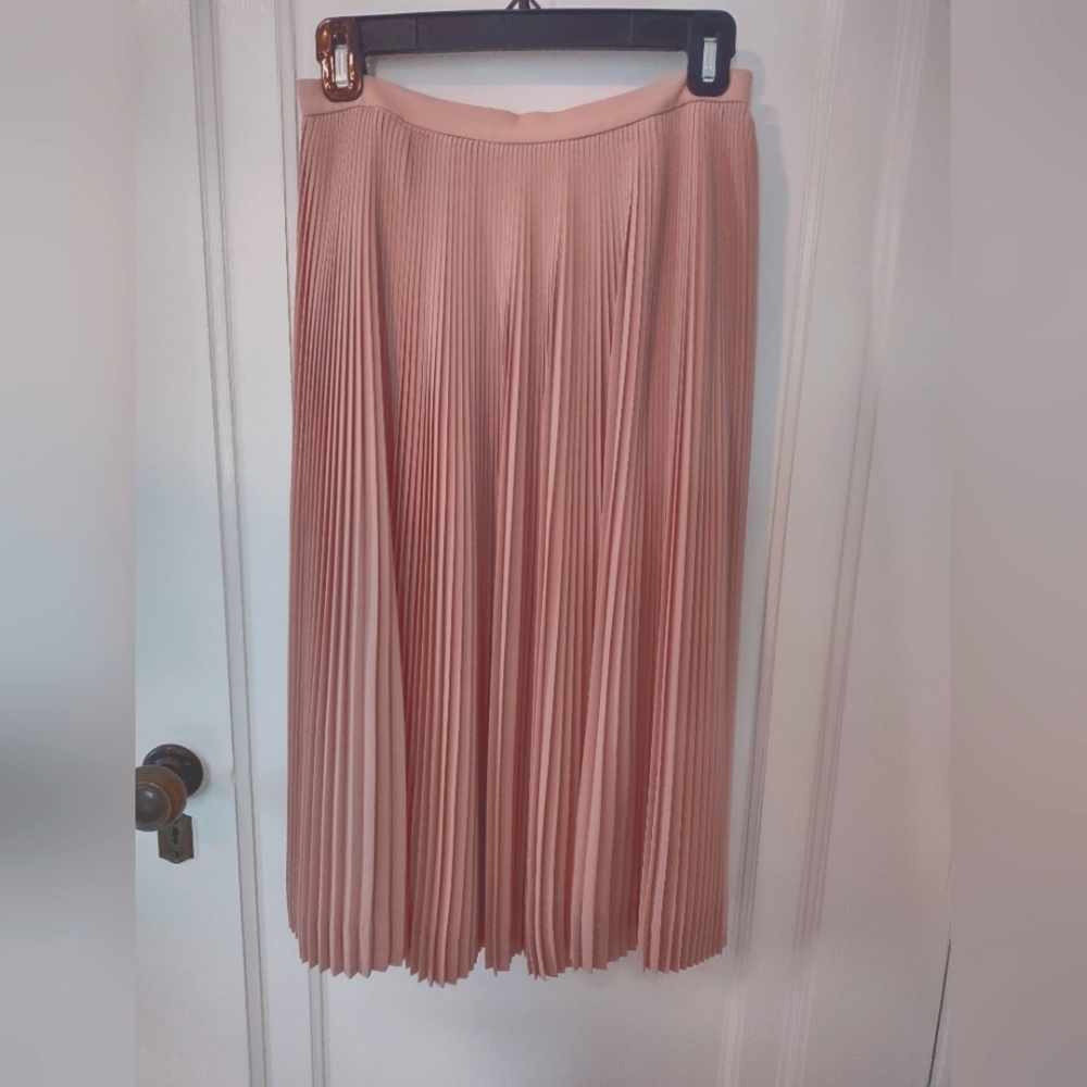 J. Crew accordion pleat skirt size 0 EUC nude/blush color
